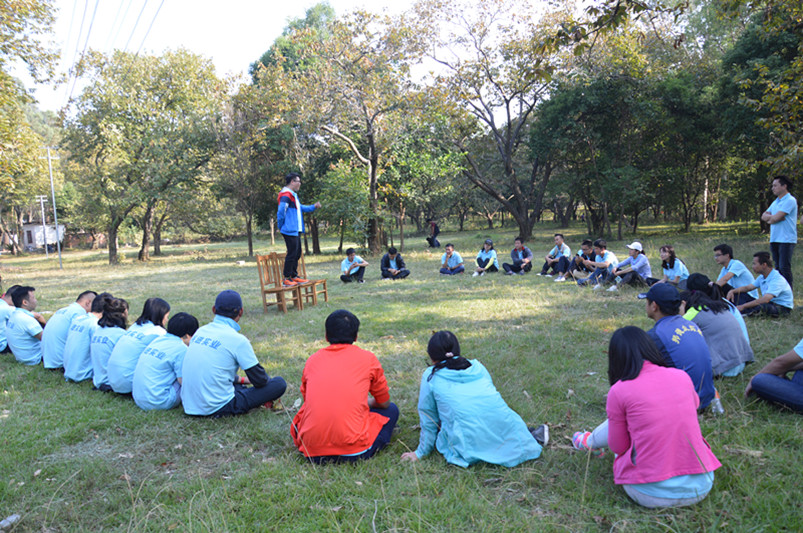 高臺(tái)演講(2)_副本.jpg 高臺(tái)演講(2)_副本.jpg